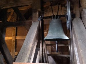 Glockenstuhl der Kirche Fergitz 2017