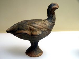 Vogelrassel aus dem Gräberfeld bei Krieschow, Archäologisches Landesmuseum Brandenburg