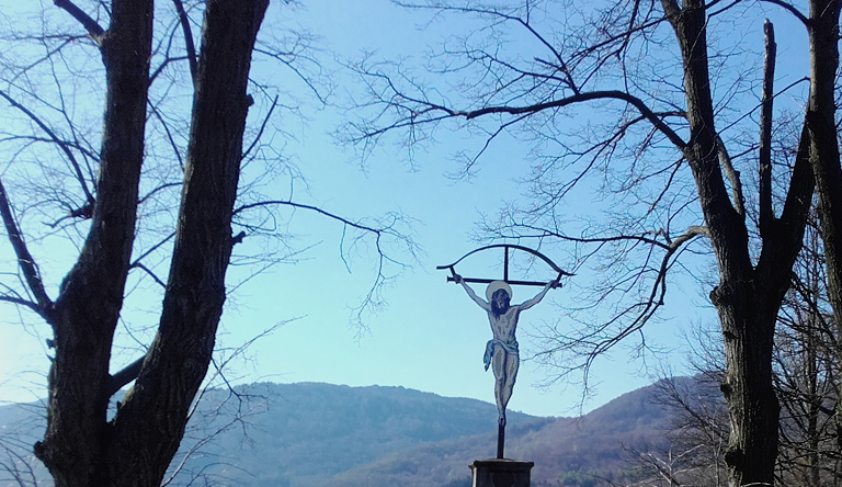 Karfreitag im Isergebirge, Wegekreuz