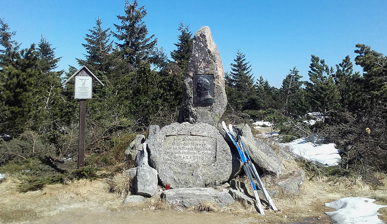 Körner-Denkmal auf der Tafelfichte, dem Berg Smrt