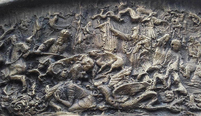 Götschendorf, Bronzekreuz, Relief von Sergey Isakov. Copyright K.G.Brandler