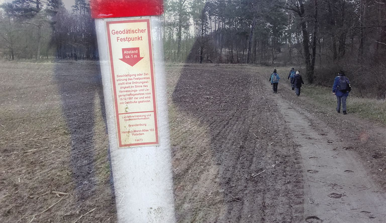 Bieselberge, Montage mit geodätischem Festpunkt