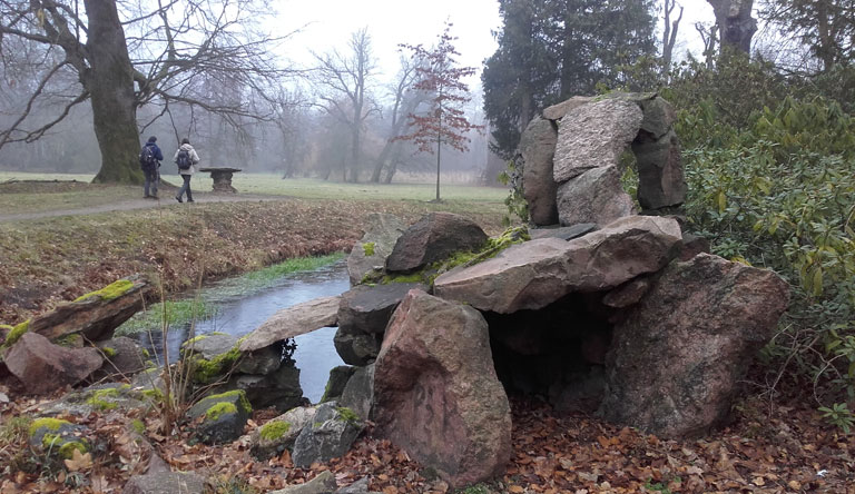 Landschaftspark Wiesenburg, Grotte